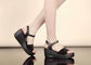 Sandale ouverte de boucle d'orteil de plate-forme cloutée par femmes