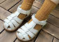 Chaussures en cuir de sandales d'enfants de vache