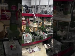 Dans la production de chaussures décontractées et sportives, des équipements de production intelligents sont utilisés pour fabriquer des chaussures